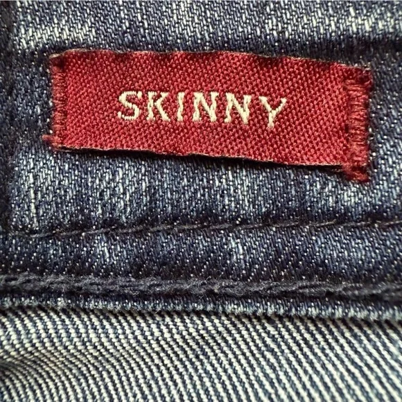 🌙 YMI JEANS Low-Rise Skinny Distressed Denim Size 3 👖 - Picture 7 of 14